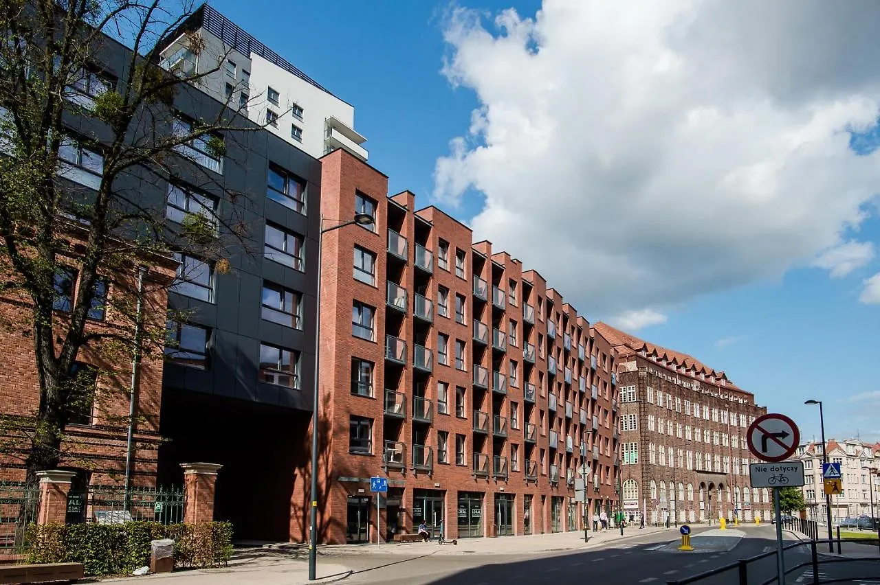 Shipyard Gdansk Apartment - Free Private Parking